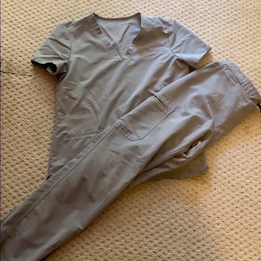 Size medium grey fig scrub bottoms